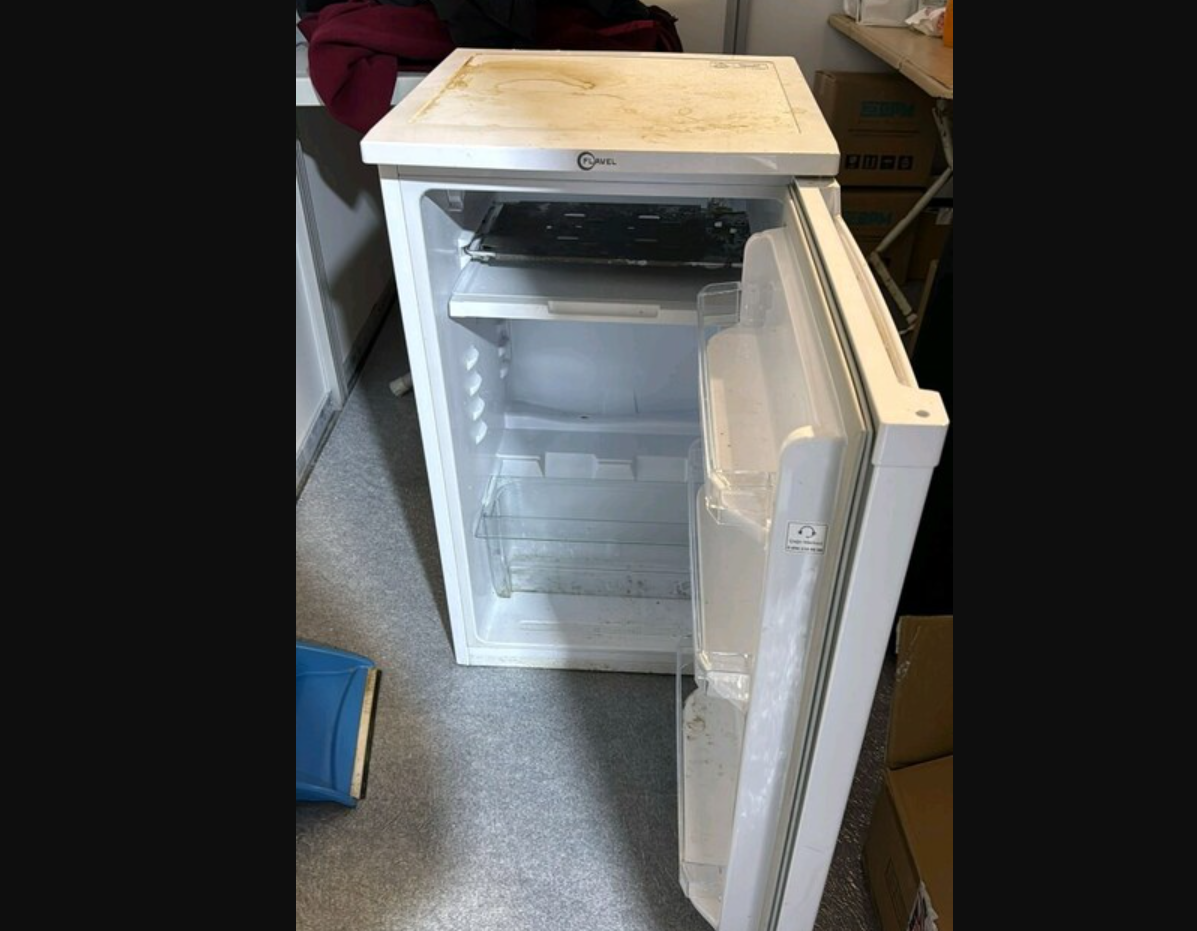 ofis tipi mini buzdolabı sağlam temiz